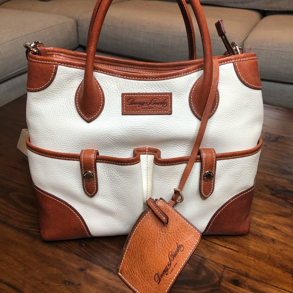 FLASH SALE ONLY 1 LEFT Dooney & Bourke Cream Bag!!